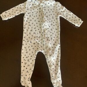 (MB) Emily & Meritt Baby One Piece White Sleeper with Blackk Floral Print.
